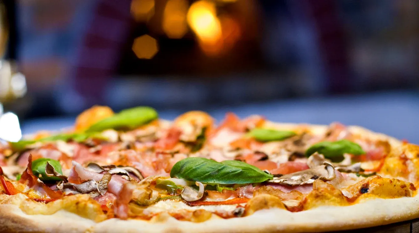 Avatara Food Truck — 100% gluten-free fire-roasted pizza in Parkdale, NW Calgary, AB